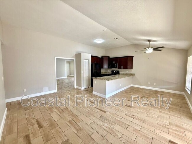 Building Photo - 7048 Hollowell Dr