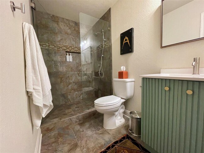 Building Photo - 7018 Crosswood Dr