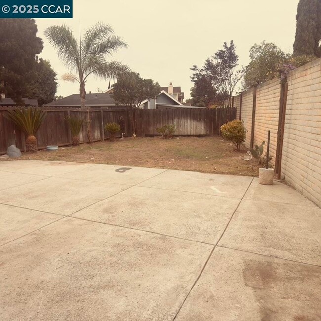 Building Photo - 202 Almondtree Ln