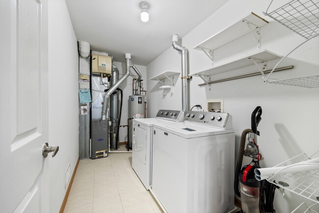 Building Photo - 17578 Gilbert Dr