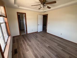 Building Photo - 1402 Sunshine Dr