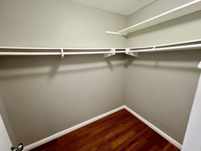 Building Photo - Spacious 4 BR/2.5 BA Townhouse in Carlsbad...