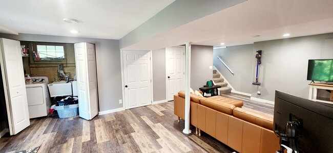 Building Photo - 3 Bed 2 Bath in Robinson, PA