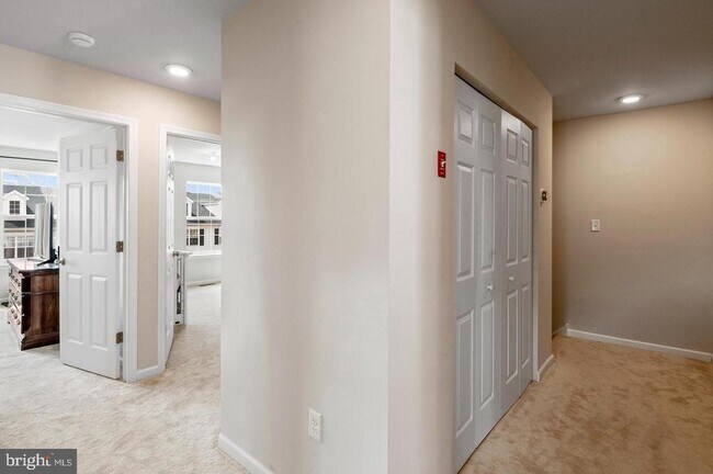 Building Photo - 3070 Goshen Dr