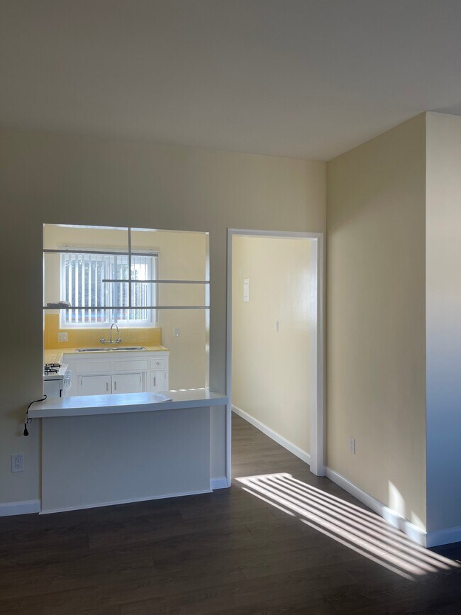 Building Photo - 14207 Sylvan St
