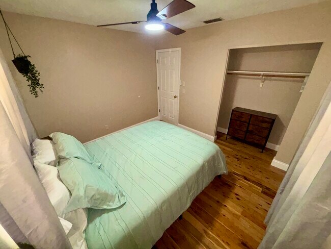 Building Photo - 12235 Mallory Dr