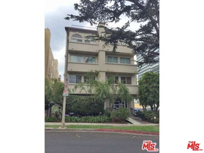 Building Photo - 1182 Wellesley Ave