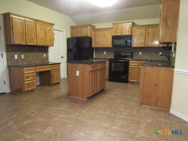 Building Photo - 1904 Mike Dr