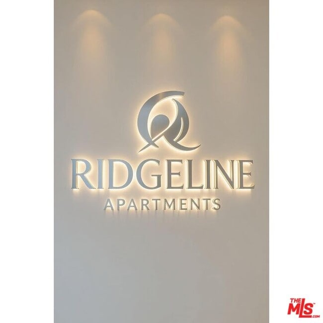 Building Photo - 1925 W College Ave