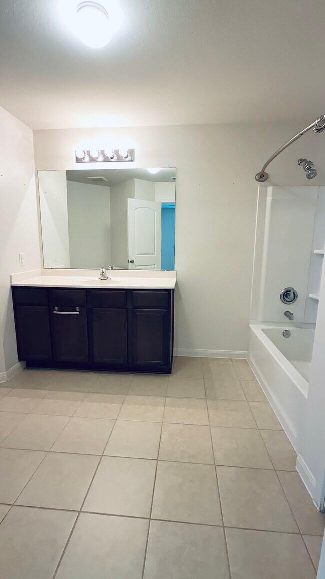 Building Photo - 22418 Threefold Ridge Dr