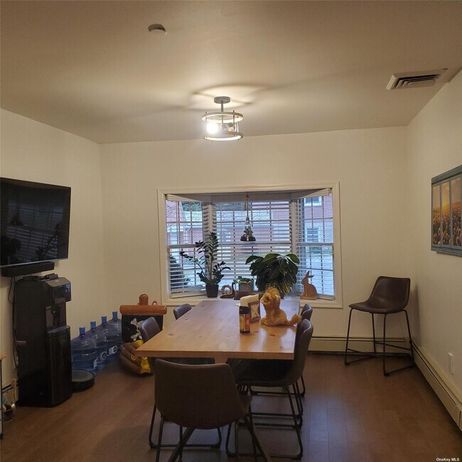 Building Photo - 174 Hegemans Ln