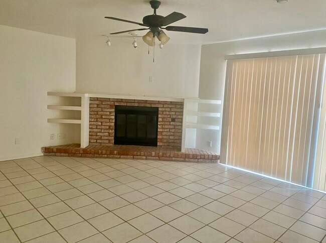 Building Photo - 1669 Regal Ridge St
