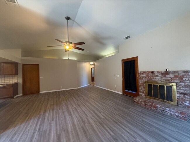 Building Photo - 1105 S Jeffrey Ct