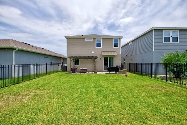 Building Photo - 5164 Chickadee St