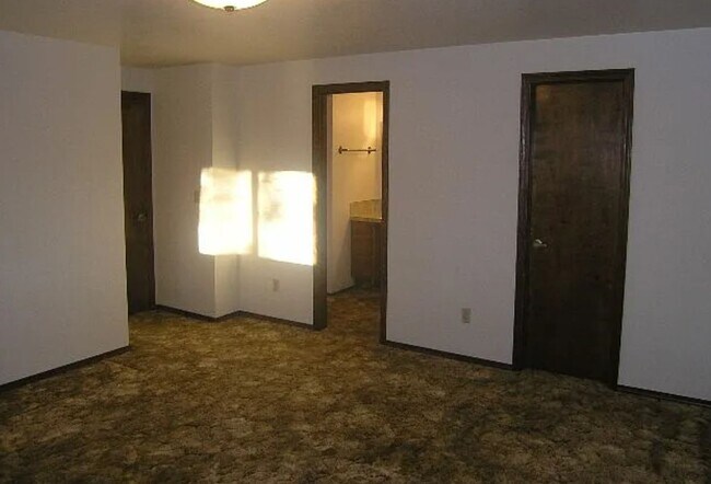 Building Photo - South East Boise Home