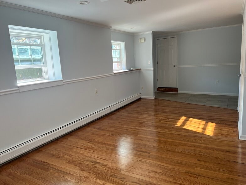 Building Photo - 38 Hillsdale Rd