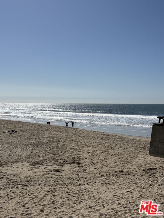 Building Photo - 2425 Ocean Ave