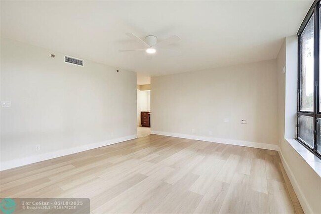 Building Photo - 7186 Promenade Dr