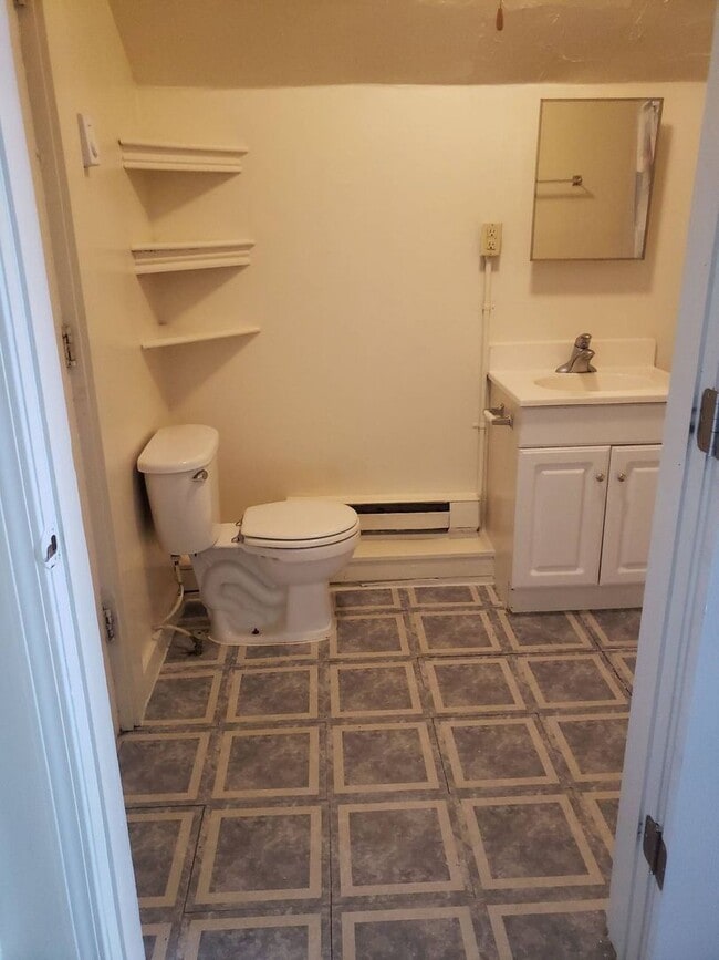 Building Photo - 2 BR near Promenade Park