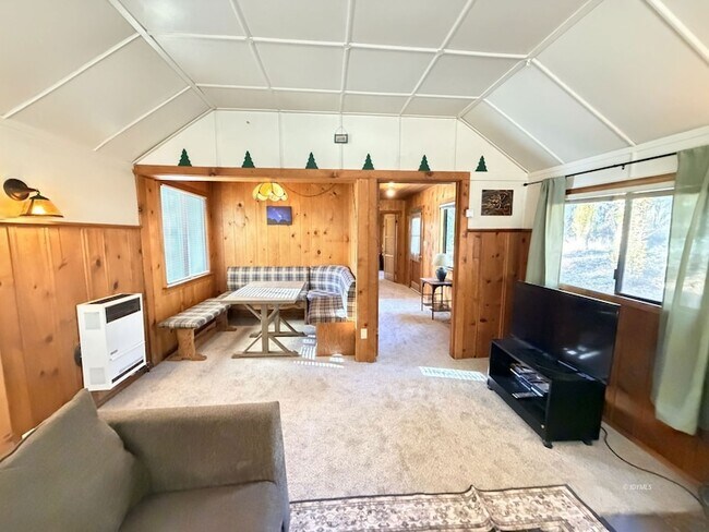 Building Photo - 54059 Montgomery