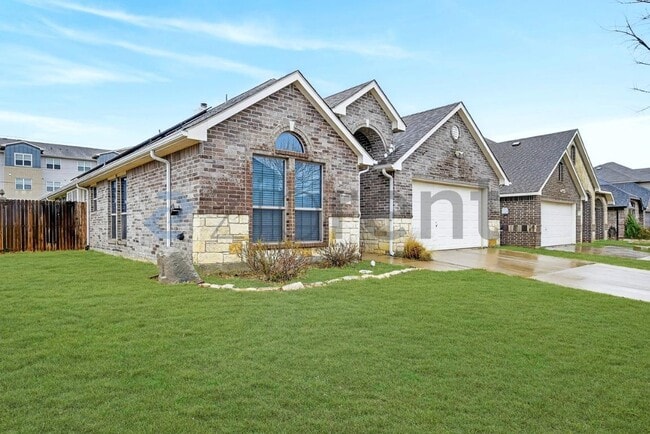 Building Photo - 1301 Raleigh Path