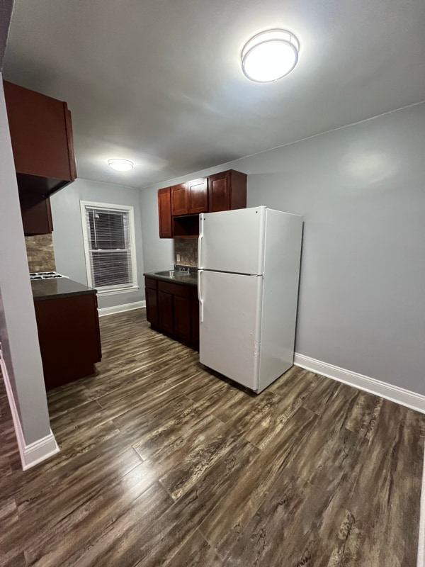 Building Photo - 194 Park Ave