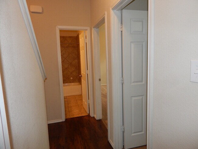 Building Photo - 9604 Glynhill Ct