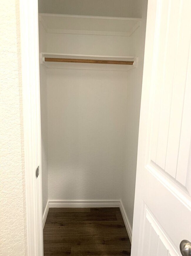 Building Photo - New Construction Duplex Available Now