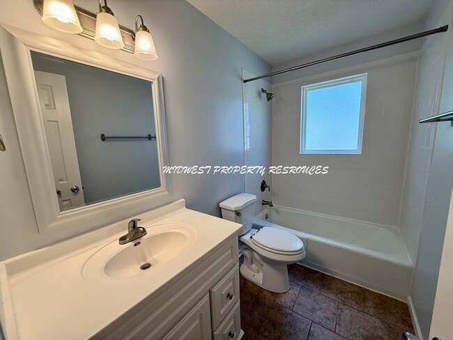 Building Photo - Cozy 3 Bedroom Home in Blue Springs