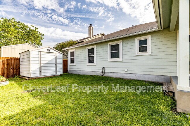 Building Photo - 4112 Cherry Tree Dr