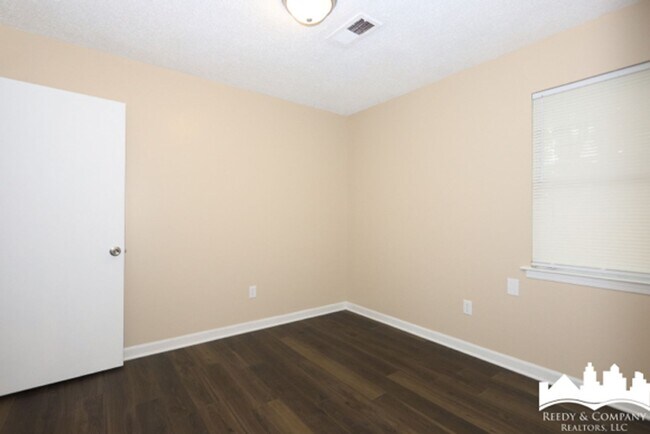 Building Photo - 3445 Beech Grove Rd