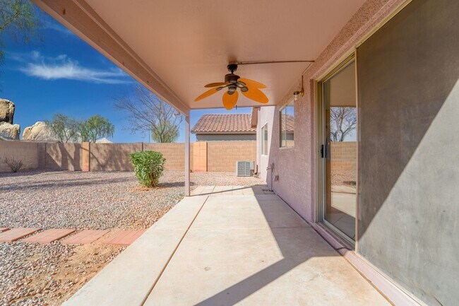 Building Photo - Prime Surprise Location | 3 Bed, Low-Maintenance Yard + Amenities