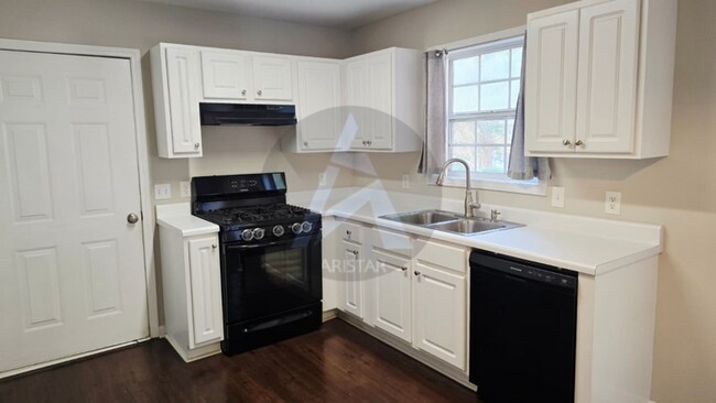 Building Photo - 2624 McGuire Dr