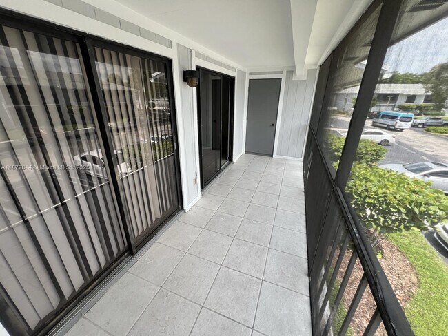 Building Photo - 9731 Hammocks Blvd