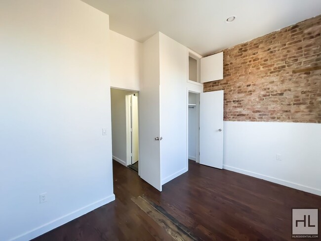 Building Photo - BEDFORD AVENUE / Spacious 3-Bed 1-Bath / G...