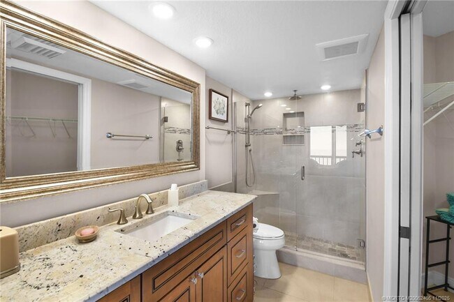 Building Photo - 9550 S Ocean Dr