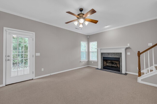 Building Photo - 5623 Crooked Creek Dr