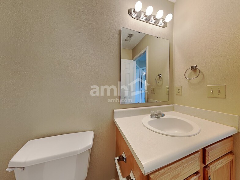 Building Photo - 15235 Follow Dr