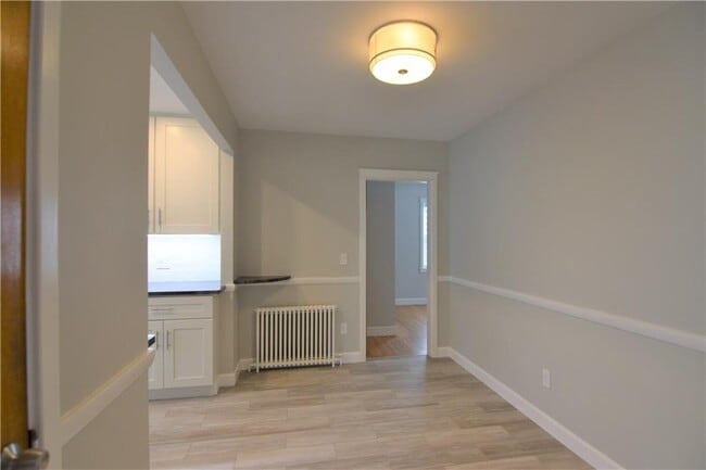 Building Photo - 5 Holten Ave