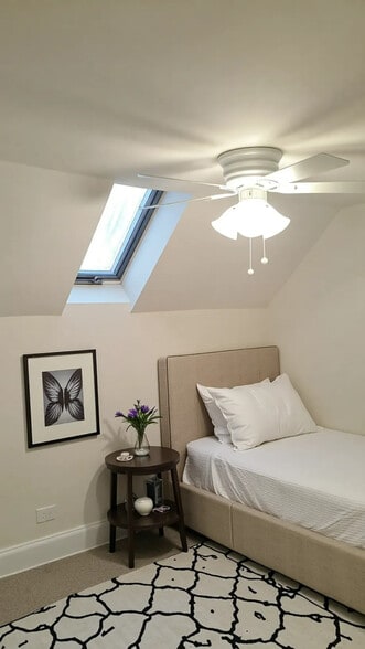 Building Photo - 1021 Sherman Ave