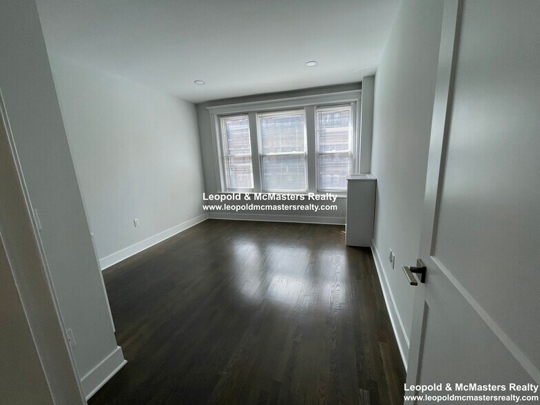 Building Photo - 105 Jersey St