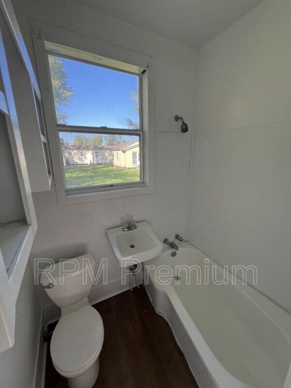 Building Photo - 13323 Sunshine Rd