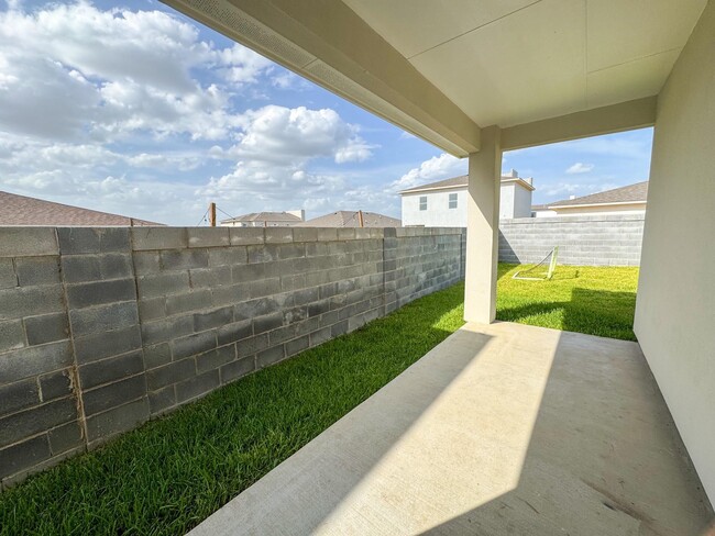 Building Photo - 1421 Eagles Ln