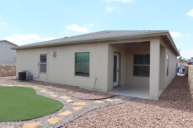 Building Photo - 10672 Canyon Sage Dr