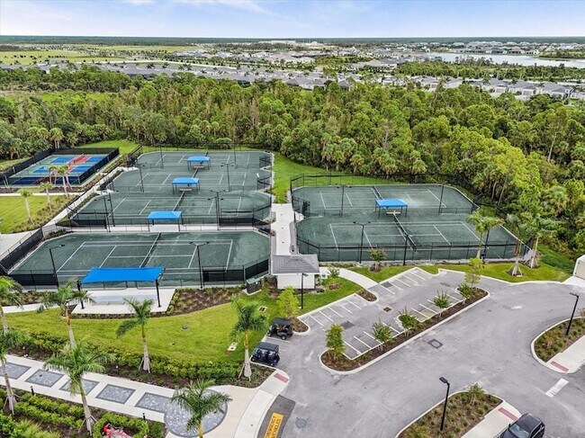 Building Photo - 12470 Wellen Golf St