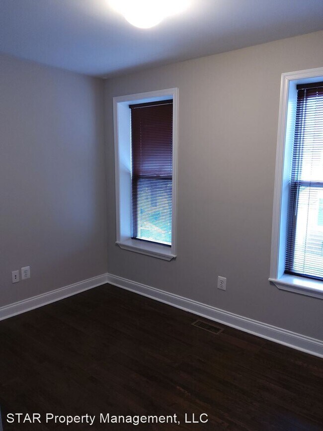 Building Photo - 2 br, 2 bath House - 1011 W. Cross St. - 1