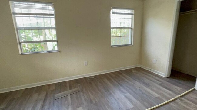 Building Photo - 1209 Carlsbad Pl