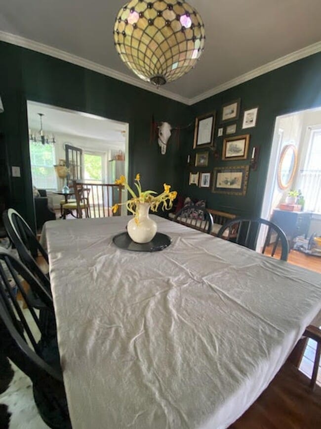 Building Photo - Beautiful historic 3BR/1.5BA Home in Downt...