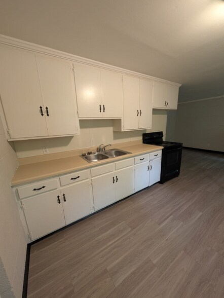 Building Photo - 2209 Morehead Ave