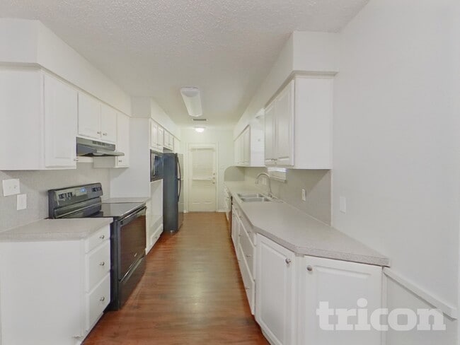 Building Photo - 1916 Tracey Cir